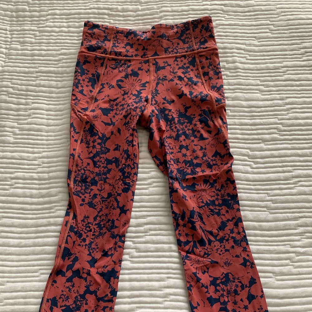 Lululemon Final lap crop 23" leggings- size 6